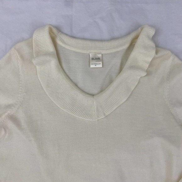 Women's Off White Sweater XL Vintage Blair Boutique Cottagecore Ruffle V- Neck - Picture 5 of 9